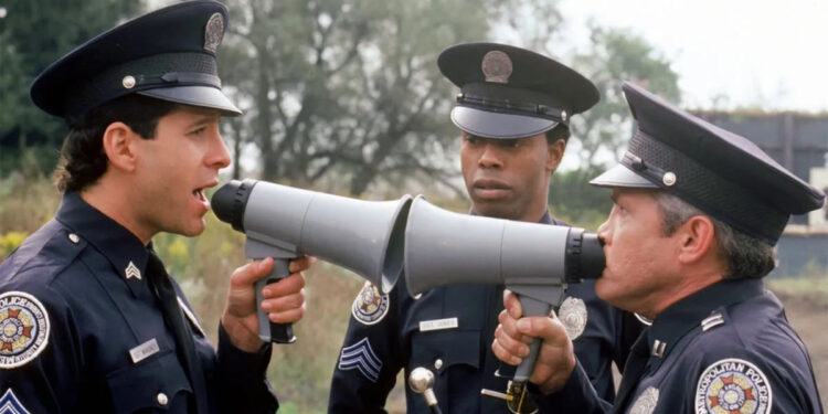 EL ACTOR DE “LOCA ACADEMIA DE POLICÍA” AYUDA EN INCENDIOS DE LOS ÁNGELES 1 EL ACTOR DE “LOCA ACADEMIA DE POLICÍA” AYUDA EN INCENDIOS DE LOS ÁNGELES