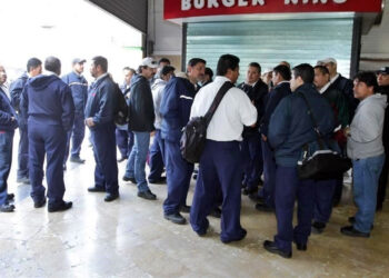 ARMAN PARO OPERADORES DE RUTA DEL TRANSPORTE PÚBLICO; QUIEREN CHOFERES SEGUIR COBRANDO EN EFECTIVO PESE A QUE ESA MODALIDAD ES LA PRINCIPAL FUGA DE INGRESOS PARA EL SISTEMA