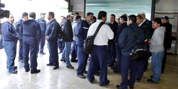 ARMAN PARO OPERADORES DE RUTA DEL TRANSPORTE PÚBLICO; QUIEREN CHOFERES SEGUIR COBRANDO EN EFECTIVO PESE A QUE ESA MODALIDAD ES LA PRINCIPAL FUGA DE INGRESOS PARA EL SISTEMA