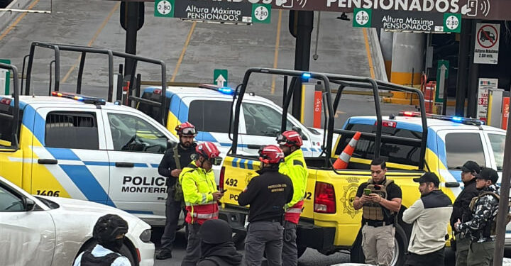 UNA SEGUNDA AMENAZA DE BOMBA, AHORA EN EL ESTACIONAMIENTO DEL PABELLÓN CIUDADANO, PROVOCA NUEVA MOVILIZACIÓN POLICÍACA EN MONTERREY. 1 UNA SEGUNDA AMENAZA DE BOMBA, AHORA EN EL ESTACIONAMIENTO DEL PABELLÓN CIUDADANO, PROVOCA NUEVA MOVILIZACIÓN POLICÍACA EN MONTERREY.