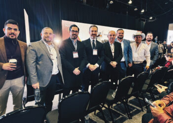 ASISTEN SAMUEL Y ALCALDES DE NUEVO LEÓN A ENCUENTRO DE SHEINBAUM CON GOBERNADORES Y 1,200 EDILES DEL PAÍS; EXIGIRÁ ADRIÁN REPARTO JUSTO DE RECURSOS PARA LOS MUNICIPIOS 1 ASISTEN SAMUEL Y ALCALDES DE NUEVO LEÓN A ENCUENTRO DE SHEINBAUM CON GOBERNADORES Y 1,200 EDILES DEL PAÍS; EXIGIRÁ ADRIÁN REPARTO JUSTO DE RECURSOS PARA LOS MUNICIPIOS