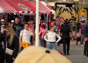 DENUNCIAN COMERCIANTES DE ALLENDE EXTORSIÓN ¿Y EL ALCALDE?… DE VIAJE VIENDO A TIGRES