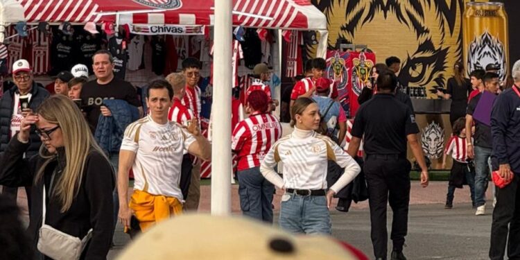 DENUNCIAN COMERCIANTES DE ALLENDE EXTORSIÓN ¿Y EL ALCALDE?... DE VIAJE VIENDO A TIGRES 1 DENUNCIAN COMERCIANTES DE ALLENDE EXTORSIÓN ¿Y EL ALCALDE?… DE VIAJE VIENDO A TIGRES