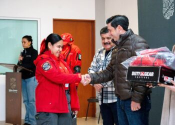 ENTREGA RAÚL CANTÚ UNIFORMES A ELEMENTOS DE PROTECCIÓN CIVIL Y BOMBEROS DE SALINAS VICTORIA; POR PRIMERA VEZ EN LA HISTORIA DEL MUNICIPIO RESCATISTAS CUENTAN CON UN SEGURO DE VIDA 1 ENTREGA RAÚL CANTÚ UNIFORMES A ELEMENTOS DE PROTECCIÓN CIVIL Y BOMBEROS DE SALINAS VICTORIA; POR PRIMERA VEZ EN LA HISTORIA DEL MUNICIPIO RESCATISTAS CUENTAN CON UN SEGURO DE VIDA