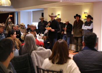 EXIGEN GANADEROS ELECCIÓN DEMOCRÁTICA EN UNIÓN REGIONAL; SE REÚNEN PRODUCTORES CON ARMANDO VÍCTOR.