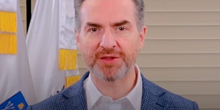 ‘DEBEMOS LOGRAR ACUERDO, SIN IGNORAR DIFERENCIAS’.- ADRIÁN. SE PRONUNCIA ALCALDE REGIO A FAVOR DE LA APROBACIÓN DEL PRESUPUESTO 2025.