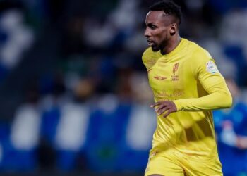 JULIÁN QUIÑONES BRILLA EN EL FÚTBOL ÁRABE