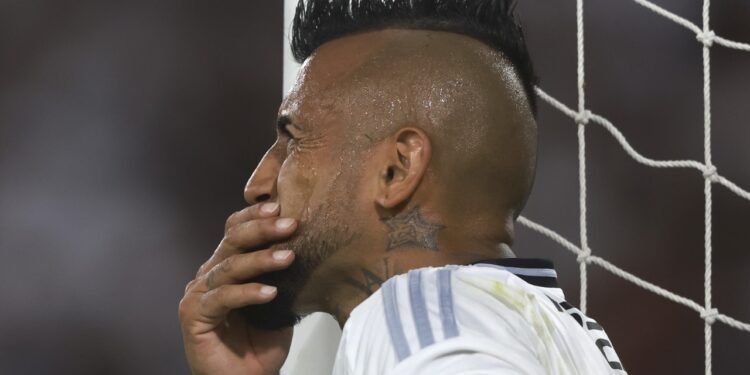 ARTURO VIDAL PREOCUPA TRAS SALIR LESIONADO EN PARTIDO DE COLO COLO 1 ARTURO VIDAL PREOCUPA TRAS SALIR LESIONADO EN PARTIDO DE COLO COLO