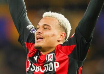 GOLAZO DE MUNIZ DA TRIUNFO AL FULHAM SOBRE WOLVES