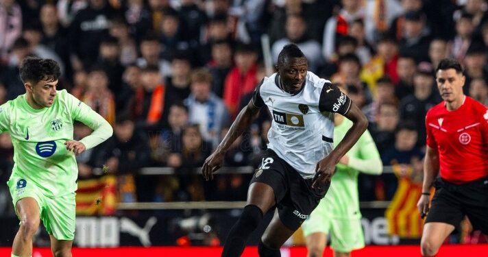 HUMILLACIÓN EN MESTALLA: LA AFICIÓN DEL VALENCIA SE BURLA DE SU EQUIPO 1 HUMILLACIÓN EN MESTALLA: LA AFICIÓN DEL VALENCIA SE BURLA DE SU EQUIPO