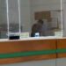¿MES DEL AMOR EN EL IMSS? CAPTAN A EMPLEADOS BESÁNDOSE DENTRO DE LAS OFICINAS FRENTE A DECENAS DE DERECHOHABIENTES QUE HACEN FILA POR EL SERVICIO. 7 ¿MES DEL AMOR EN EL IMSS? CAPTAN A EMPLEADOS BESÁNDOSE DENTRO DE LAS OFICINAS FRENTE A DECENAS DE DERECHOHABIENTES QUE HACEN FILA POR EL SERVICIO.