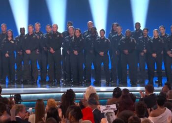 GRAMMYS 2025: HOMENAJE A LOS INCENDIOS EN LOS ÁNGELES