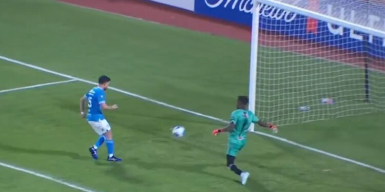 INCREÍBLE ERROR DE RIVERO: FALLA SIN PORTERO EN LA CONCACHAMPIONS