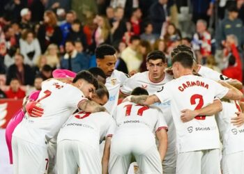 SEVILLA DEJA ESCAPAR EL TRIUNFO Y SIGUE LEJOS DE EUROPA