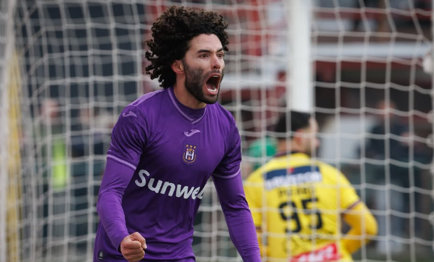 'CHINO' HUERTA BRILLA Y LLEVA AL ANDERLECHT A LA FINAL 1 ‘CHINO’ HUERTA BRILLA Y LLEVA AL ANDERLECHT A LA FINAL