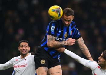 INTER VENCE A FIORENTINA Y PRESIONA AL NAPOLI EN LA SERIE A