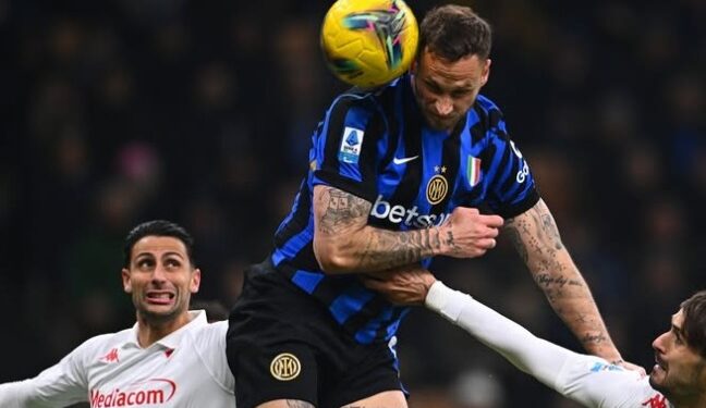 INTER VENCE A FIORENTINA Y PRESIONA AL NAPOLI EN LA SERIE A