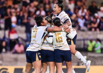 PUMAS SUPERA A CRUZ AZUL Y ESCALA EN LA LIGA MX FEMENIL