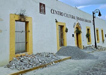 DESTRUYEN EN SANTIAGO PATRIMONIO HISTÓRICO… ¡EL GOBIERNO MUNICIPAL!; TUMBAN TECHO Y PAREDES A CASONA DE 200 AÑOS SIN AVAL DEL INAH