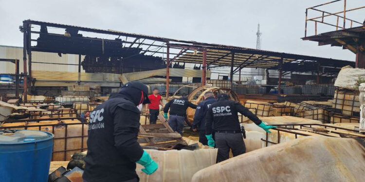 REVIENTAN NARCOLABORATORIO EN GARCÍA; INFORMA GARCÍA HARFUCH ASEGURAMIENTO DE PRECURSORES QUÍMICOS PARA ELABORAR DROGAS SINTÉTICAS COMO EL "CRISTAL" 1 REVIENTAN NARCOLABORATORIO EN GARCÍA; INFORMA GARCÍA HARFUCH ASEGURAMIENTO DE PRECURSORES QUÍMICOS PARA ELABORAR DROGAS SINTÉTICAS COMO EL “CRISTAL”