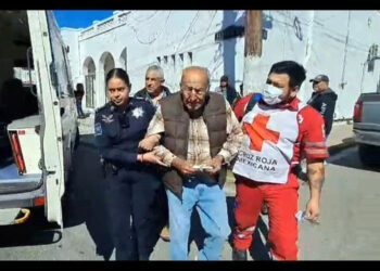 GOLPEA BRUTALMENTE A ADULTO MAYOR DE 83 AÑOS POR ATROPELLAR ACCIDENTALMENTE A MASCOTA.