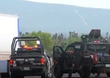 ROBAN CAMIONETA A FAMILIA REGIA EN AUTOPISTA A REYNOSA; DESPOJAN HOMBRES ARMADOS DE VEHÍCULO Y PERTENENCIAS.