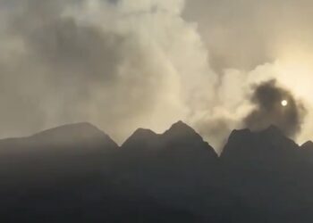 EXTIENDEN CONTINGENCIA AMBIENTAL POR 239 INCENDIOS; PRONOSTICAN MEJORA EN LAS CONDICIONES DESPUÉS DEL MEDIODÍA DEL MIÉRCOLES.