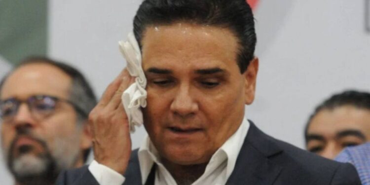 SE BUSCA: GIRAN ORDEN DE APREHENSIÓN A EX GOBERNADOR DE MICHOACÁN; DETIENEN A 4 DE SU GABINETE. 1 SE BUSCA: GIRAN ORDEN DE APREHENSIÓN A EX GOBERNADOR DE MICHOACÁN; DETIENEN A 4 DE SU GABINETE.