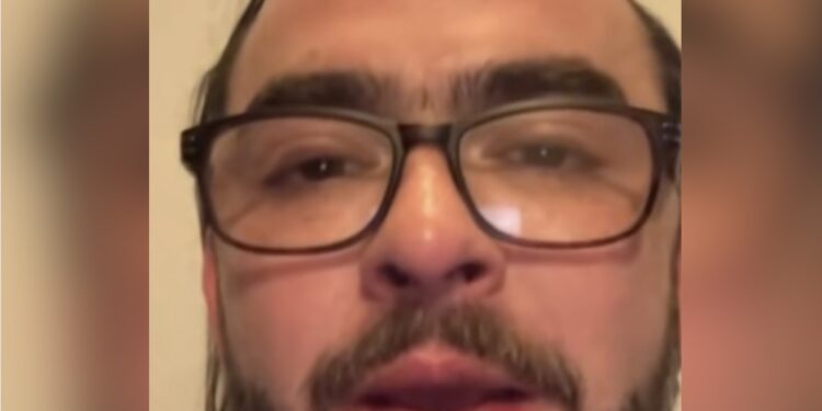 OFRECE DISCULPA SAMPETRINO QUE AMENAZÓ A MUJER POR INVADIR PROPIEDAD MIENTRAS CAMINABA POR VEREDA. 1 OFRECE DISCULPA SAMPETRINO QUE AMENAZÓ A MUJER POR INVADIR PROPIEDAD MIENTRAS CAMINABA POR VEREDA.