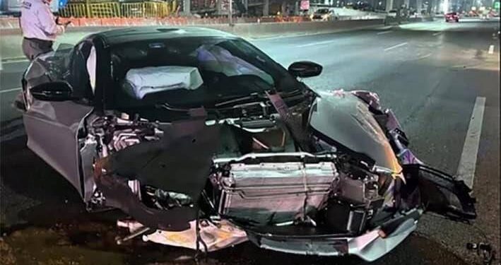 HACE PEDAZOS AUTO DEPORTIVO DE 3 MILLONES EN CONSTITUCIÓN; ABANDONAN LOTUS TRAS CHOCAR CON MURO Y SEÑALAMIENTO. 1 HACE PEDAZOS AUTO DEPORTIVO DE 3 MILLONES EN CONSTITUCIÓN; ABANDONAN LOTUS TRAS CHOCAR CON MURO Y SEÑALAMIENTO.