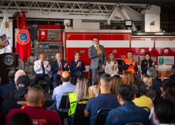 ANUNCIA SAMUEL $50 MILLONES PARA BOMBEROS.