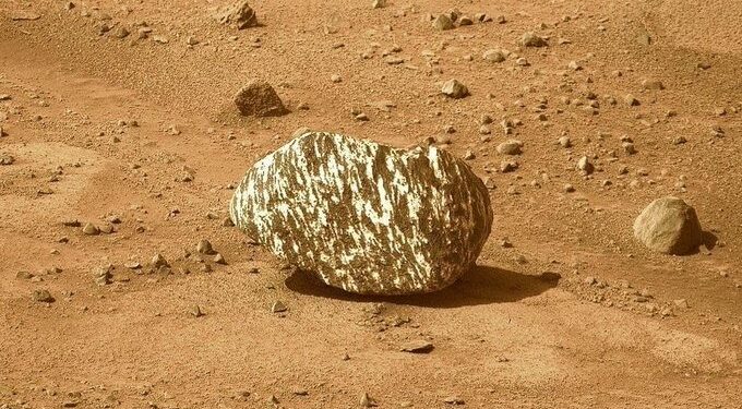 DESCUBREN EN MARTE UNA ROCA CUBIERTA DE EXTRAÑAS ESFERAS 1 DESCUBREN EN MARTE UNA ROCA CUBIERTA DE EXTRAÑAS ESFERAS