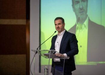 PROPONE ADRIÁN OPERATIVOS PARA RETIRAR DE LA CIRCULACIÓN AUTOS QUE CONTAMINAN; PIDE ALCALDE REGIO ATRIBUCIONES Y RECURSOS PARA COMBATIR LA CONTAMINACIÓN.  1 PROPONE ADRIÁN OPERATIVOS PARA RETIRAR DE LA CIRCULACIÓN AUTOS QUE CONTAMINAN; PIDE ALCALDE REGIO ATRIBUCIONES Y RECURSOS PARA COMBATIR LA CONTAMINACIÓN.