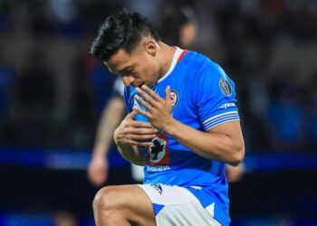 ÁNGEL SEPÚLVEDA SE CONSOLIDA EN CRUZ AZUL Y REVELA SU COMPROMISO