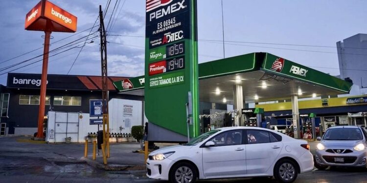 PROMETEN PARA NL GASOLINA DE CALIDAD; ACUERDAN MEJORAR COMBUSTIBLE QUE SE VENDE EN EL ESTADO. 1 PROMETEN PARA NL GASOLINA DE CALIDAD; ACUERDAN MEJORAR COMBUSTIBLE QUE SE VENDE EN EL ESTADO.