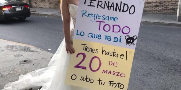LA NOVIA ESTAFADA; MUJER CON VESTIDO DE BODA PROTESTA EN CALLES DE MONTERREY POR PRESUNTO FRAUDE DE 'WEDDING PLANNER' 1 img 9755 1