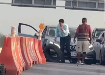 SURGE EN REYNOSA 'GUARDIÁN DEL ANZALDÚAS'; HOMBRE BLOQUEA EL PASO A GANDALLA REGIO QUE INTENTABA METERSE EN LA FILA PARA LLEGAR AL PUENTE 1 SURGE EN REYNOSA ‘GUARDIÁN DEL ANZALDÚAS’; HOMBRE BLOQUEA EL PASO A GANDALLA REGIO QUE INTENTABA METERSE EN LA FILA PARA LLEGAR AL PUENTE