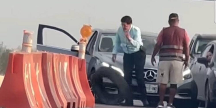 SURGE EN REYNOSA 'GUARDIÁN DEL ANZALDÚAS'; HOMBRE BLOQUEA EL PASO A GANDALLA REGIO QUE INTENTABA METERSE EN LA FILA PARA LLEGAR AL PUENTE 1 SURGE EN REYNOSA ‘GUARDIÁN DEL ANZALDÚAS’; HOMBRE BLOQUEA EL PASO A GANDALLA REGIO QUE INTENTABA METERSE EN LA FILA PARA LLEGAR AL PUENTE