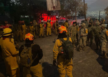AVANZAN LABORES PARA SOFOCAR INCENDIO EN EL CERRO DEL TOPO CHICO
