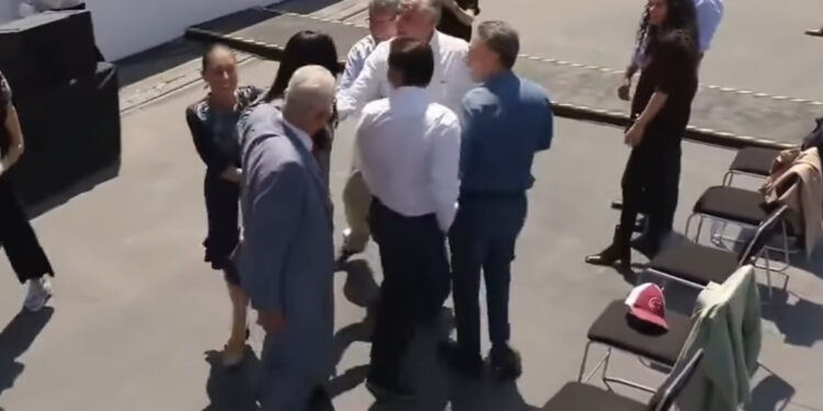 DEJA SHEINBAUM 'EN VISTO' A MONREAL Y ADÁN AUGUSTO EN MÍTIN DEL ZÓCALO 1 DEJA SHEINBAUM ‘EN VISTO’ A MONREAL Y ADÁN AUGUSTO EN MÍTIN DEL ZÓCALO