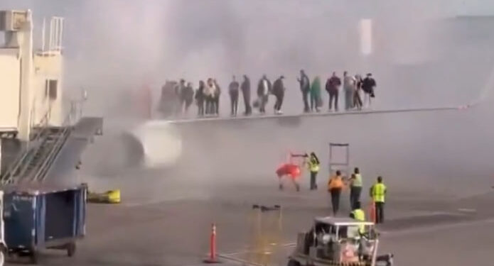 NUEVO ACCIDENTE CON AVIÓN EN ESTADOS UNIDOS; AHORA SE INCENDIA AERONAVE DE AMERICAN AIRLINES EN AEROPUERTO DE DENVER Y EVACUAN A PASAJEROS 1 NUEVO ACCIDENTE CON AVIÓN EN ESTADOS UNIDOS; AHORA SE INCENDIA AERONAVE DE AMERICAN AIRLINES EN AEROPUERTO DE DENVER Y EVACUAN A PASAJEROS