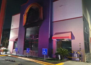 INCENDIAN OTRA SUCURSAL DEL POLLO LOCO, AHORA EN MONTERREY