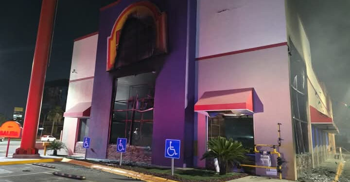 INCENDIAN OTRA SUCURSAL DEL POLLO LOCO, AHORA EN MONTERREY 1 INCENDIAN OTRA SUCURSAL DEL POLLO LOCO, AHORA EN MONTERREY