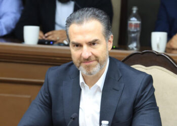 ASEGURA ADRIÁN QUE GANADOR DE MEGACONTRATO PARA REGIO RUTA ES EMPRESA Y NO EL EX LÍDER DEL PRI; DICE DESCONOCER RELACIÓN ENTRE EX ALCALDE DE PESQUERÍA Y COMPAÑÍA DE TRANSPORTE