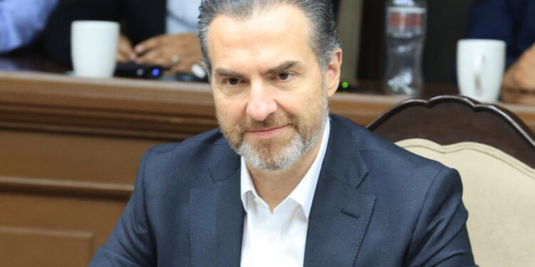 ASEGURA ADRIÁN QUE GANADOR DE MEGACONTRATO PARA REGIO RUTA ES EMPRESA Y NO EL EX LÍDER DEL PRI; DICE DESCONOCER RELACIÓN ENTRE EX ALCALDE DE PESQUERÍA Y COMPAÑÍA DE TRANSPORTE 1 ASEGURA ADRIÁN QUE GANADOR DE MEGACONTRATO PARA REGIO RUTA ES EMPRESA Y NO EL EX LÍDER DEL PRI; DICE DESCONOCER RELACIÓN ENTRE EX ALCALDE DE PESQUERÍA Y COMPAÑÍA DE TRANSPORTE