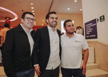 NOMBRAN A MIGUEL SÁNCHEZ DELEGADO DE MC EN NL; ENTREGA ÁLVAREZ MAYNEZ NOMBRAMIENTO A DIPUTADO FEDERAL Y EX DIRIGENTE ESTATAL DEL PARTIDO NARANJA. 3 NOMBRAN A MIGUEL SÁNCHEZ DELEGADO DE MC EN NL; ENTREGA ÁLVAREZ MAYNEZ NOMBRAMIENTO A DIPUTADO FEDERAL Y EX DIRIGENTE ESTATAL DEL PARTIDO NARANJA.