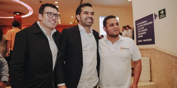 NOMBRAN A MIGUEL SÁNCHEZ DELEGADO DE MC EN NL; ENTREGA ÁLVAREZ MAYNEZ NOMBRAMIENTO A DIPUTADO FEDERAL Y EX DIRIGENTE ESTATAL DEL PARTIDO NARANJA. 1 NOMBRAN A MIGUEL SÁNCHEZ DELEGADO DE MC EN NL; ENTREGA ÁLVAREZ MAYNEZ NOMBRAMIENTO A DIPUTADO FEDERAL Y EX DIRIGENTE ESTATAL DEL PARTIDO NARANJA.