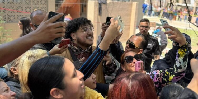 GRABA GRUPO FRONTERA VIDEO EN COLONIA CONSTITUYENTES DE QUERÉTARO.
