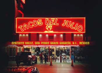 EJECUTAN EN SAN NICOLÁS AL DUEÑO DE TACOS JULIO.
