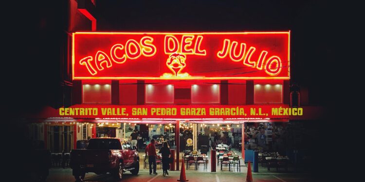 EJECUTAN EN SAN NICOLÁS AL DUEÑO DE TACOS JULIO. 1 EJECUTAN EN SAN NICOLÁS AL DUEÑO DE TACOS JULIO.